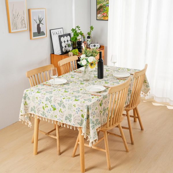 Cotton-Linen Tablecloth with Small Floral Print & Tassels (Cottage Style, Round)